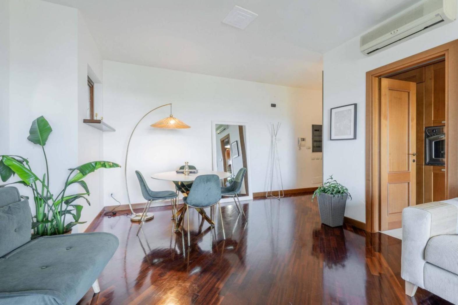 Luxury Boutique Apartment فيوميتشينو المظهر الخارجي الصورة